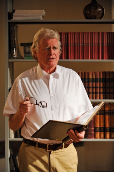 Photo Flash: First Look at Rob Riley as 'Richard Feynman' in QED Image