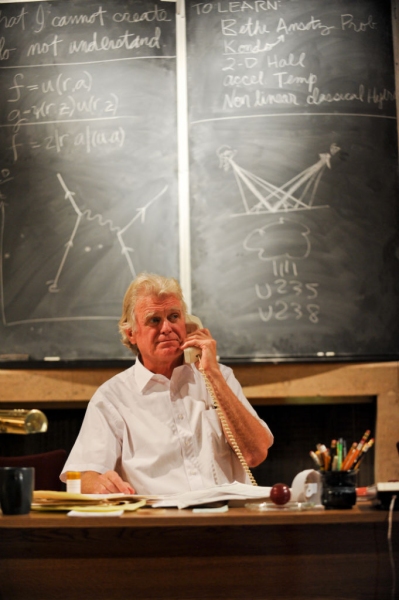Photo Flash: First Look at Rob Riley as 'Richard Feynman' in QED Image