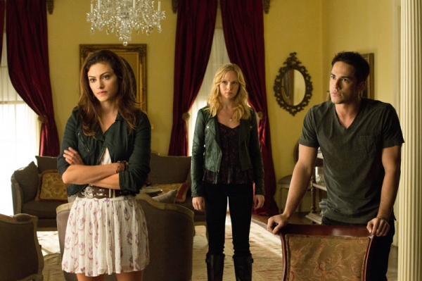 Photo Flash: Preview of THE VAMPIRE DIARIES' 'The Killer,' Airs 11/8 