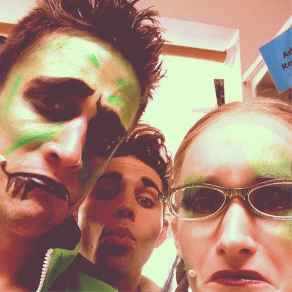 Photo Flash: Saturday Intermission Pics, Oct 27 - EVITA Reveals SIP Contest Winner, ONCE's Theatre Dog and More! Image