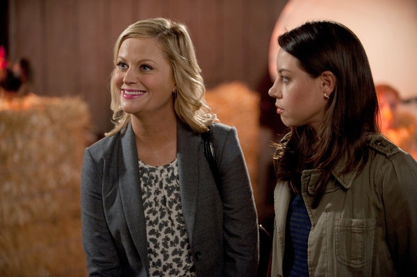 Photo Flash: PARKS AND RECREATION's 'Leslie vs. April,' Set to Air 11/8 Image