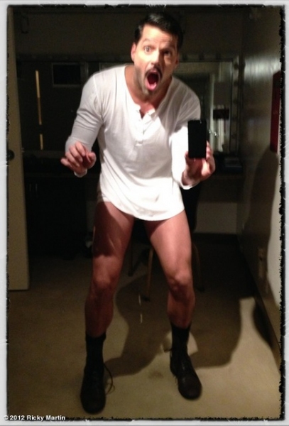 Photo Flash: Ricky Martin's Pantless Tweet Goes Viral; Helps BC/EFA! Image