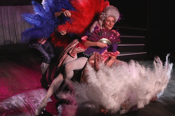 Photo Flash: Anna Francolini and Richard Dempsey in Southwark Playhouse's VICTOR/VICTORIA Image