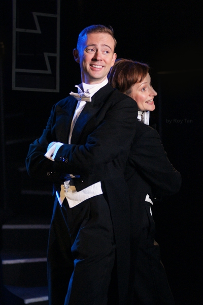 Photo Flash: Anna Francolini and Richard Dempsey in Southwark Playhouse's VICTOR/VICTORIA Image