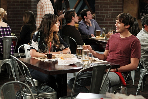 Photo Flash: First Look - Miley Cyrus Guest Stars on TWO AND A HALF MEN Image