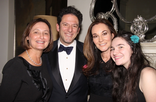 Photo Flash: John Pizzarelli & Jessica Molaskey Paly Café Carlyle Image