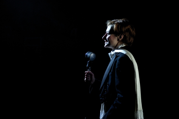 Photo Flash: First Look at Anna Francolini in Southwark Playhouse's VICTOR/VICTORIA Image