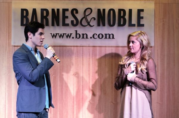 Photo Coverage: Lin-Manuel Miranda and BRING IT ON Cast Celebrates CD Release at Barnes & Noble! Image