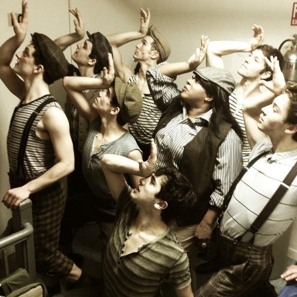 Photo Flash: Saturday Intermission Pics, Nov 3 - NEWSIES Channel CHICAGO, Broadway for Hurricane Relief & More! Image