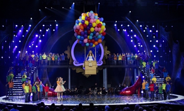 Photo Coverage: Danielle Wade Wins CBC's OVER THE RAINBOW!  Image