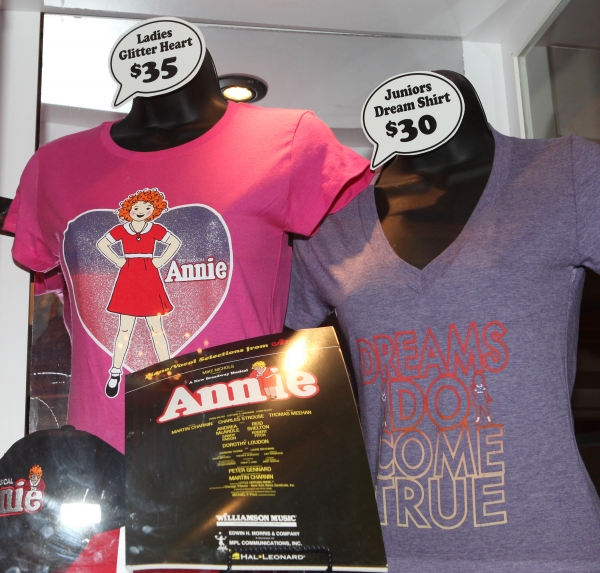 Photo Coverage: Bernadette Peters, Andrea McArdle, and More at ANNIE Opening- Arrivals! Image