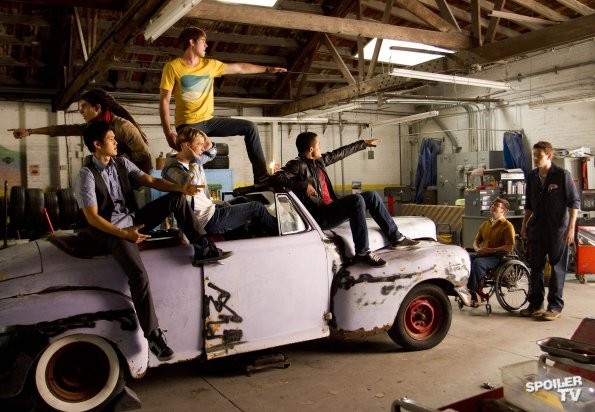 Photo Flash: Sneak Peek - GLEE Does GREASE!; Christmas Episode to Tribute LOVE, ACTUALLY! Image