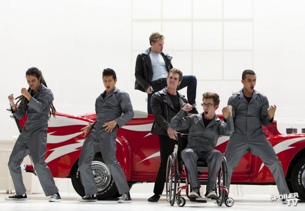 Photo Flash: Sneak Peek - GLEE Does GREASE!; Christmas Episode to Tribute LOVE, ACTUALLY! Image