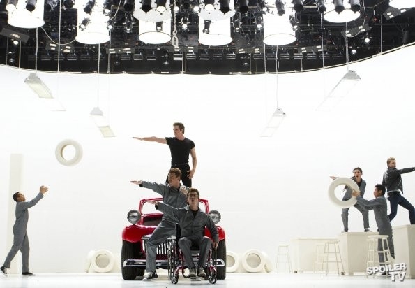 Photo Flash: Sneak Peek - GLEE Does GREASE!; Christmas Episode to Tribute LOVE, ACTUALLY! Image