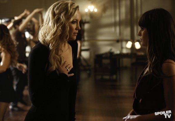 Photo Flash: Sneak Peek - GLEE Does GREASE!; Christmas Episode to Tribute LOVE, ACTUALLY! Image