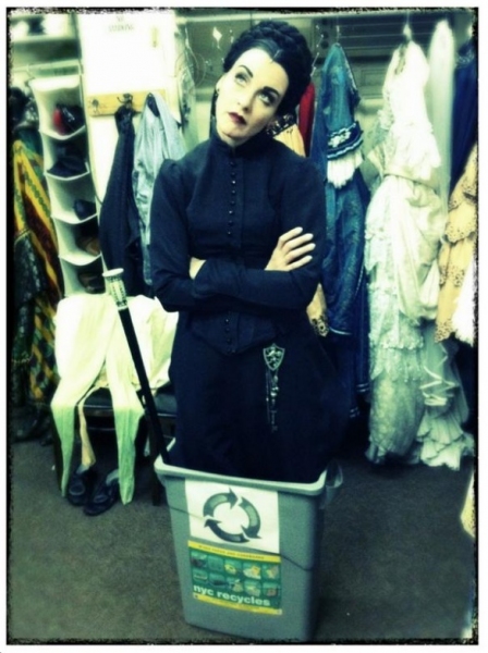 Photo Flash: Saturday Intermission Pics, Nov 10, Part 2 - Green Edition! Image