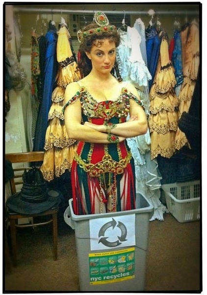 Photo Flash: Saturday Intermission Pics, Nov 10, Part 2 - Green Edition! Image