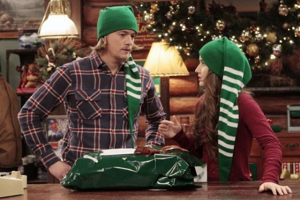 Photo Flash: First Look at LAST MAN STANDING's Christmas Episode, Airs 12/14 Image