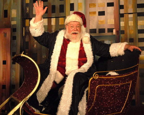 Photo Flash: Sneak Peek at Erick Devine, Jody Madaras and More in MIRACLE ON 34TH STREET at the Arvada Center Image