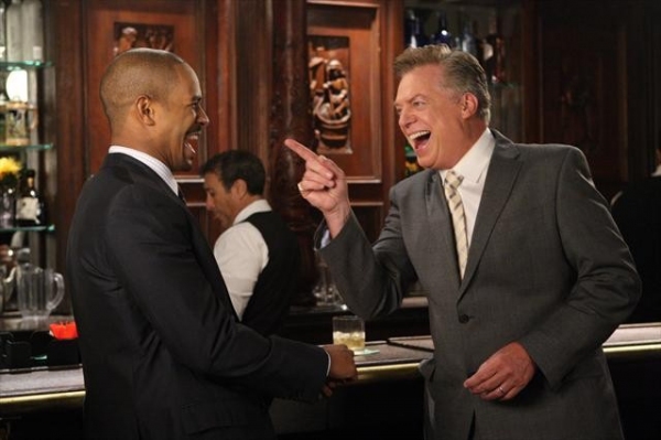 Photo Flash: First Look - HAPPY ENDINGS' 'To Serb with Love,' Airs 12/11 Image