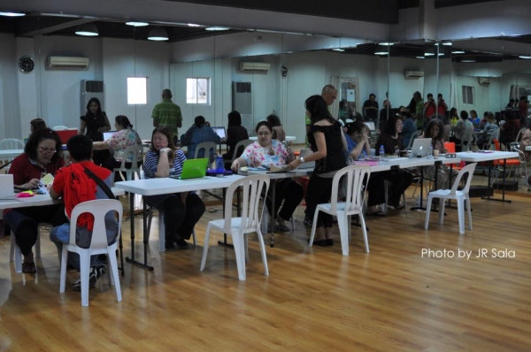 Exclusive Photo Coverage: MISS SAIGON Auditionees Register in Manila! 