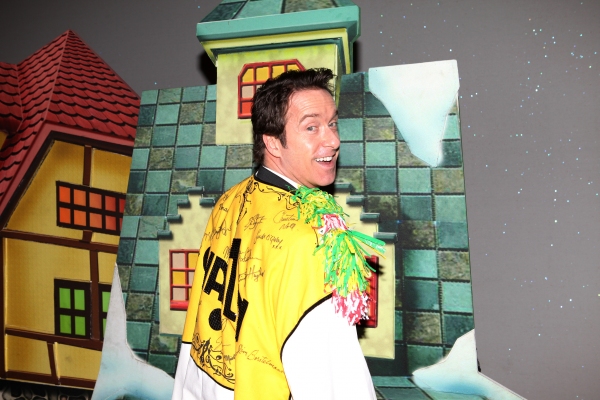 Exclusive Photo Coverage: Inside ELF's Gypsy Robe Ceremony Image