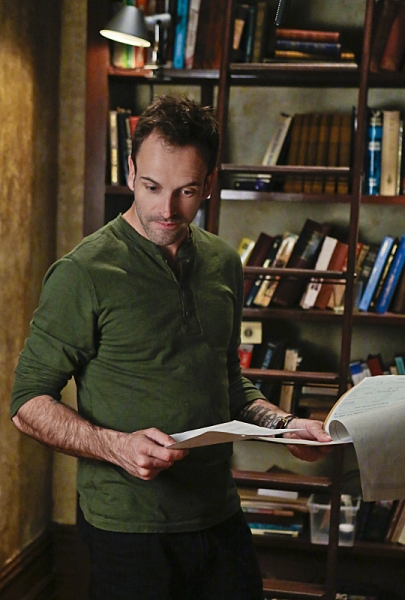 Photo Flash: First Look - ELEMENTARY's 'You Do It To Yourself,' Airs 12/6 Image
