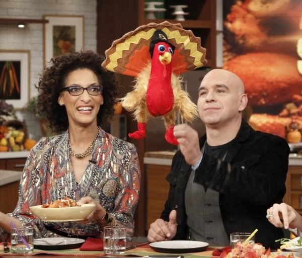 Photo Flash: First Look at THE CHEW's Thanksgiving Episode, Airs 11/21 Image