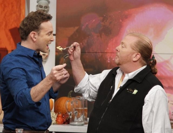 Photo Flash: First Look at THE CHEW's Thanksgiving Episode, Airs 11/21 Image