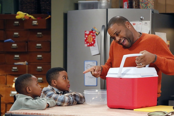 Photo Flash: First Look - GUYS WITH KIDS' Thanksgiving Episode, Airs 11/21 Image
