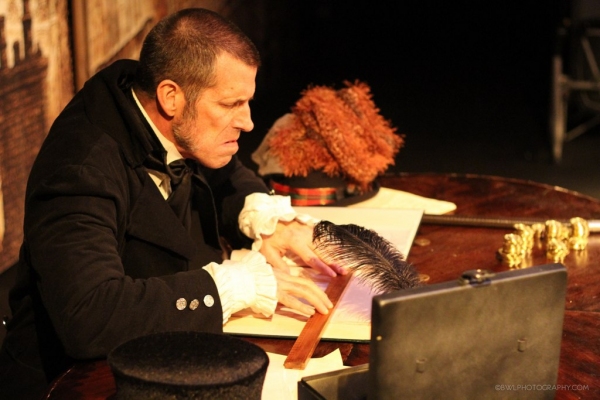 Photo Flash: A CHRISTMAS CAROL Returns to freeFall Theatre Image