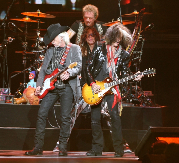 Photo Flash: Aerosmith's 11/20 Concert at Madison Square Garden Image