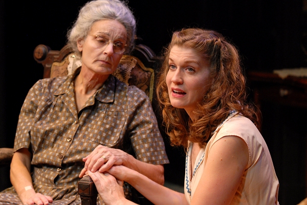 Photo Flash: First Look at Paula Faber, Ara Boghigian and More in 2nd Story's LOST IN YONKERS Image