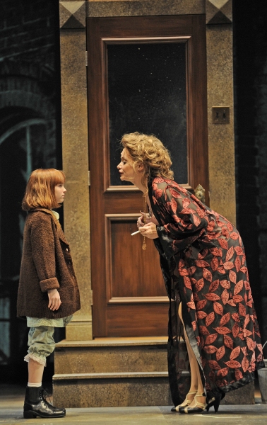 Photo Flash: Paramount Theatre Opens ANNIE Tonight Image