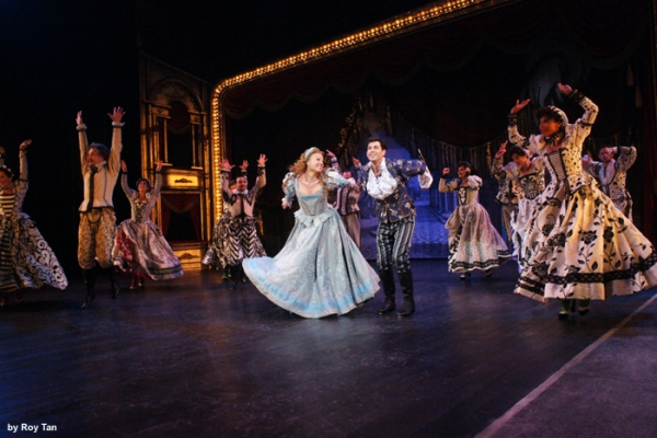 Photo Flash: First Look at KISS ME, KATE on the West End! Image