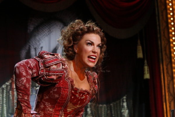 Photo Flash: First Look at KISS ME, KATE on the West End! Image