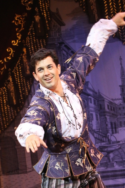 Photo Flash: First Look at KISS ME, KATE on the West End! Image