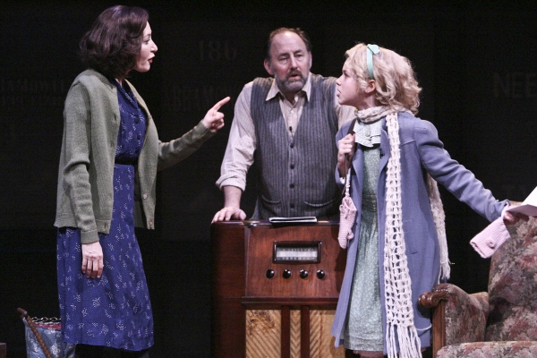 Photo Flash: First Look at Geffen Playhouse's CONEY ISLAND CHRISTMAS World Premiere Image