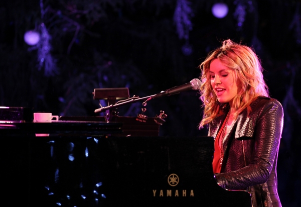 Photo Coverage: Bryant Park's Citi Pond Holiday Tree Lighting Ceremony Image