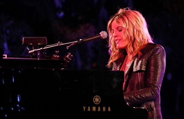 Photo Coverage: Bryant Park's Citi Pond Holiday Tree Lighting Ceremony Image