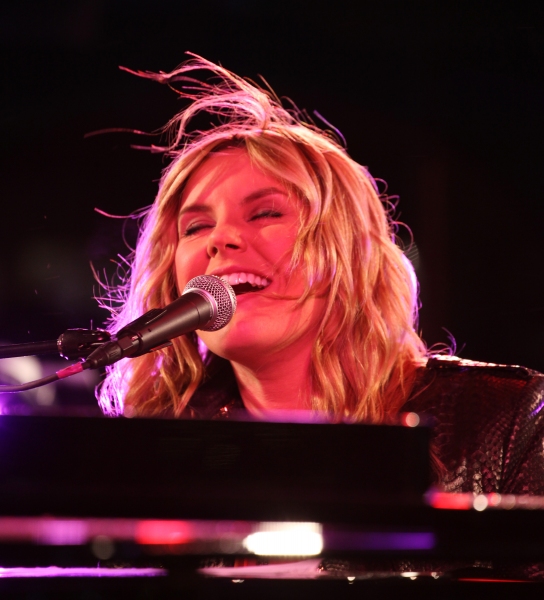 Photo Coverage: Bryant Park's Citi Pond Holiday Tree Lighting Ceremony Image