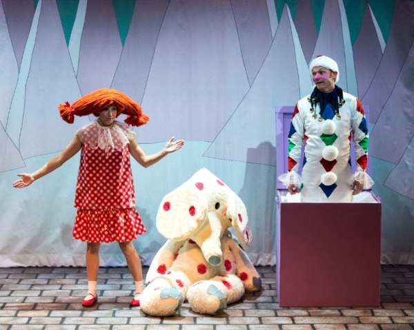 Photo Flash: First Look at CTG/Second City's A CHRISTMAS CAROL: TWIST YOUR DICKENS in LA! Image