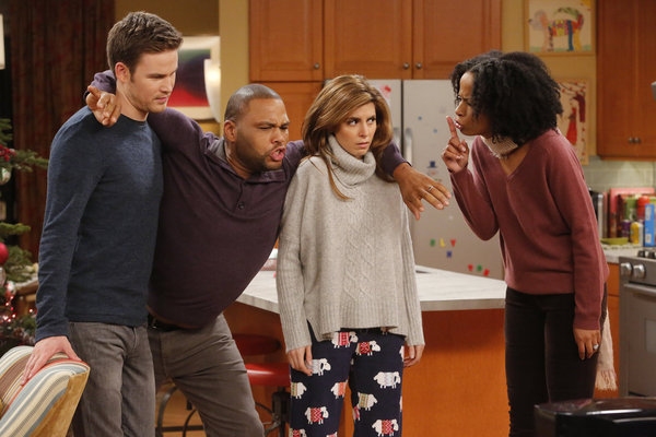 Photo Flash: First Look - GUYS WITH KIDS' Upcoming Christmas Episode Image