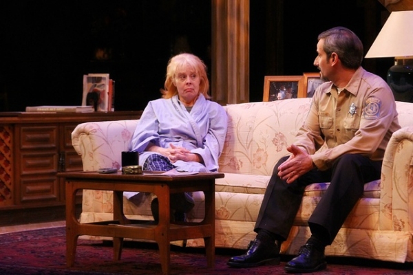 Photo Flash: First Look at Lauren Kennedy, Lisa Brescia, and More in AUGUST: OSAGE COUNTY 