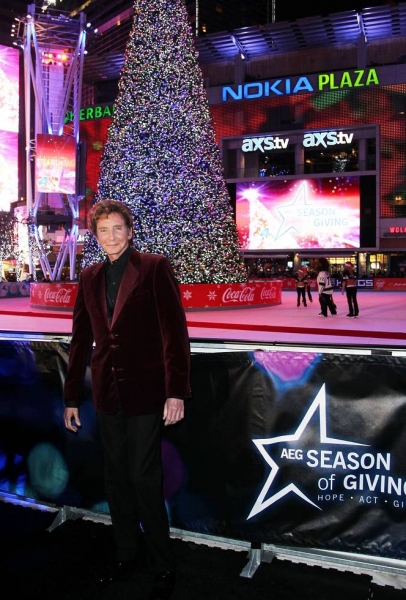 Photo Flash: First Look at Brightman, Manilow & More in L.A. LIVE's HOLIDAY TREE LIGHTING Image