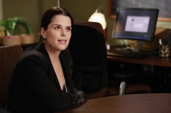 Photo Flash: First Look - GREY'S ANATOMY's 'Run Baby Run,' Airing 12/13 Image