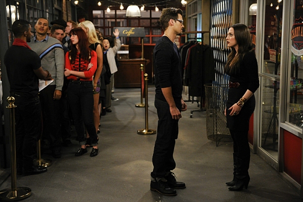 Photo Flash: First Look - 2 BROKE GIRL's 'And the Big Opening,' Airing 12/10 Image