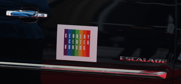 Photo Coverage Exclusive: At the Stage Door of the 35th Kennedy Center Honors Image