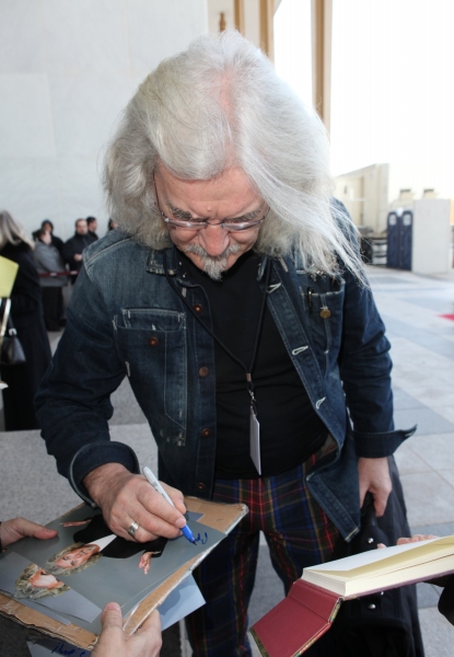 Photo Coverage Exclusive: At the Stage Door of the 35th Kennedy Center Honors Image