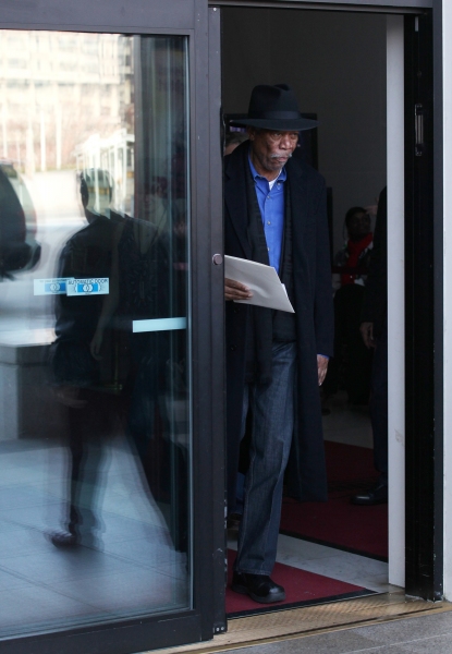 Photo Coverage Exclusive: At the Stage Door of the 35th Kennedy Center Honors 